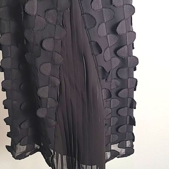 Nic + Zoe Sleeveless Black Dress with Scalloped Overlay, Size PP, NWOT - Picture 4 of 8